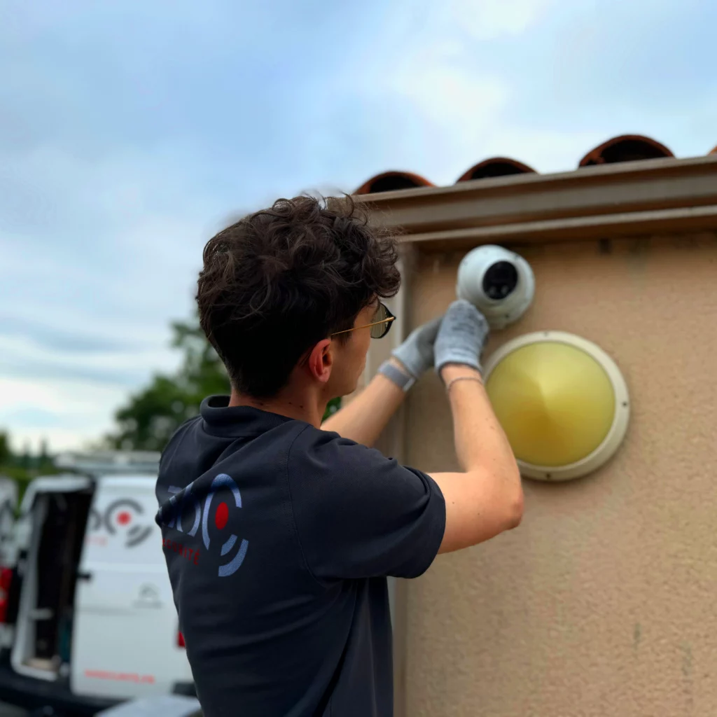 Installation d'une caméra en extérieur